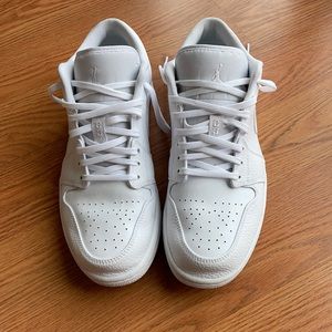 Air Jordan 1 lows white
